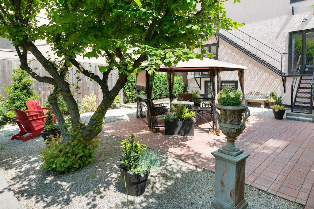 The English Bay Inn Langley Exterior photo